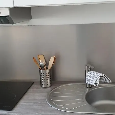 Superbe Studio Chaleureux Et Jardin Cosy - Classe 3 Etoiles - 로퀴에브륀캡마르탱